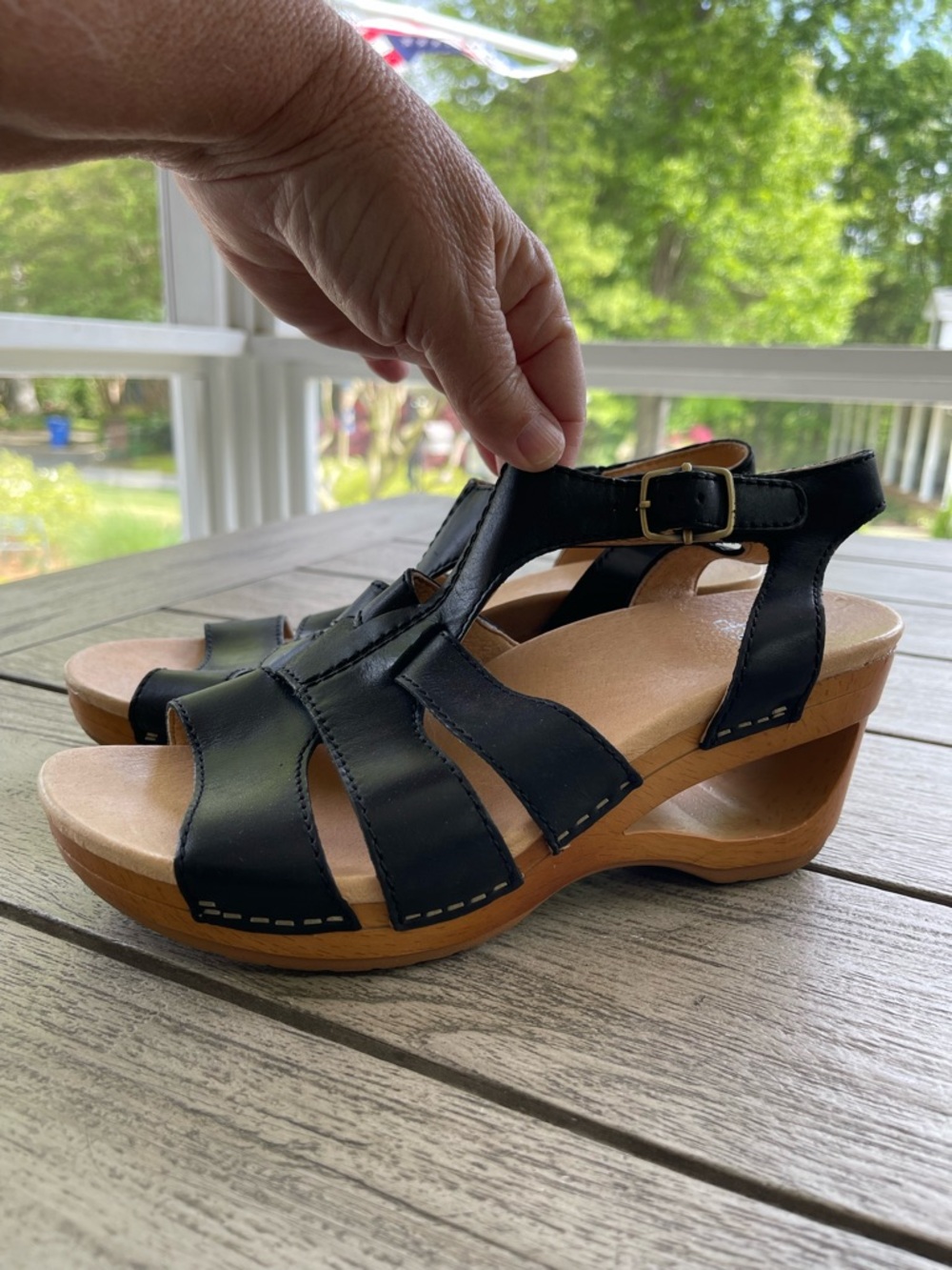 Dansko Trudy Women’s Black Leather Strappy Wedge Sandals Size 38 EU